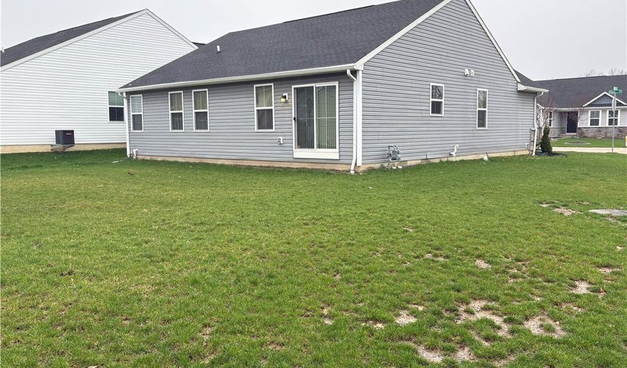 173 Eagle Cir, Amherst, OH 44001 - 3 Beds, 2 Bath