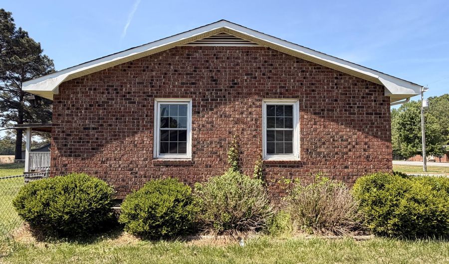 236 Brinkleyville Rd, Ahoskie, NC 27910 - 3 Beds, 2 Bath
