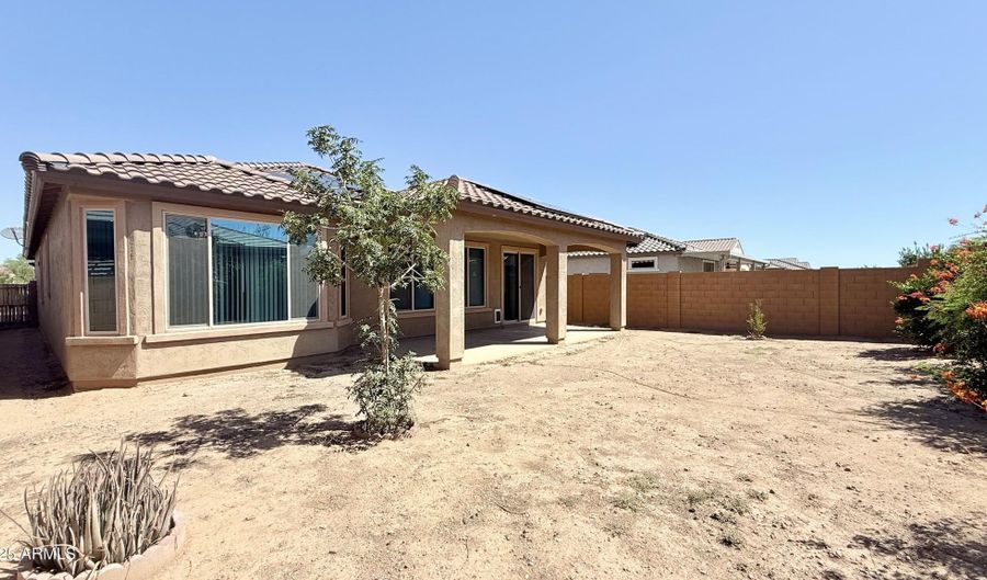 25945 W Horsham Dr, Buckeye, AZ 85396 - 3 Beds, 2 Bath