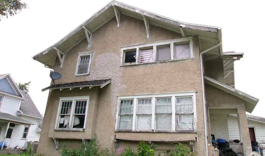 108 W Filmore St, Afton, IA 50830 - 5 Beds, 2 Bath