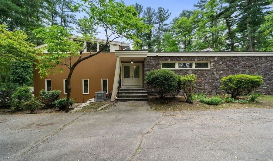 181 Thayer Farms Rd, Attleboro, MA 02703 - 5 Beds, 4 Bath