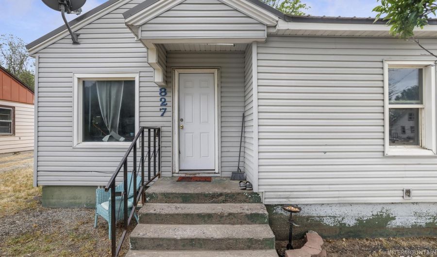 827 Aiken Ave, Buhl, ID 83316 - 2 Beds, 1 Bath