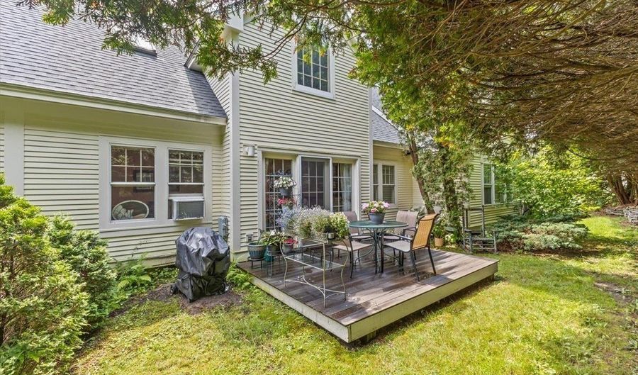30 Eastman Farm Rd 30, Burlington, VT 05408 - 2 Beds, 3 Bath