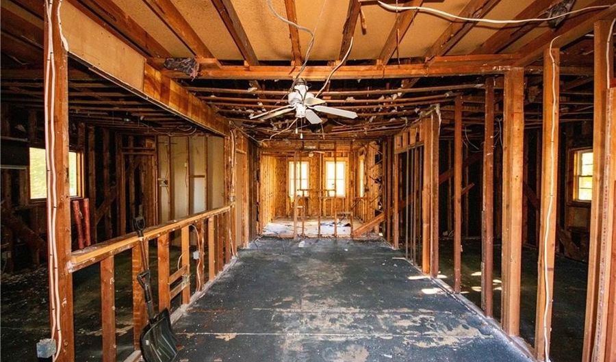 972 Eddie Dowling Hwy, North Smithfield, RI 02896 - 2 Beds, 1 Bath