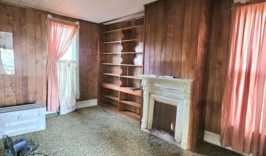 444 E 8th St, Baxter Springs, KS 66713 - 3 Beds, 1 Bath