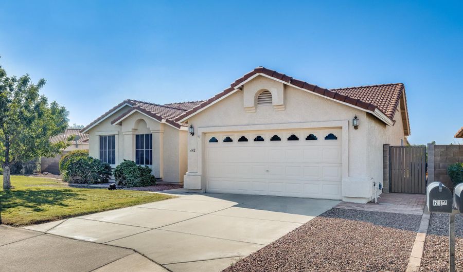 642 S THUNDERBIRD Dr, Apache Junction, AZ 85120 - 3 Beds, 2 Bath