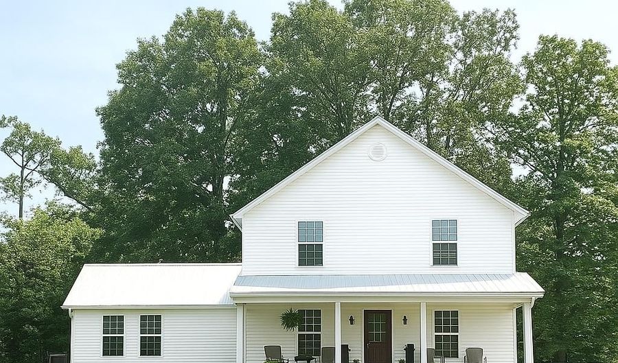 285 Tom White Rd, Big Sandy, TN 38221 - 3 Beds, 3 Bath