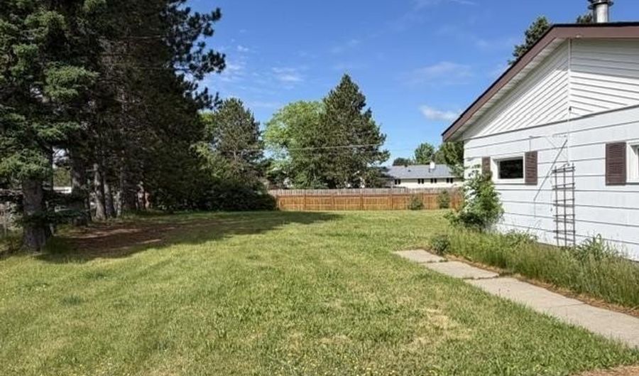 47 Birch Blvd, Babbitt, MN 55706 - 3 Beds, 2 Bath