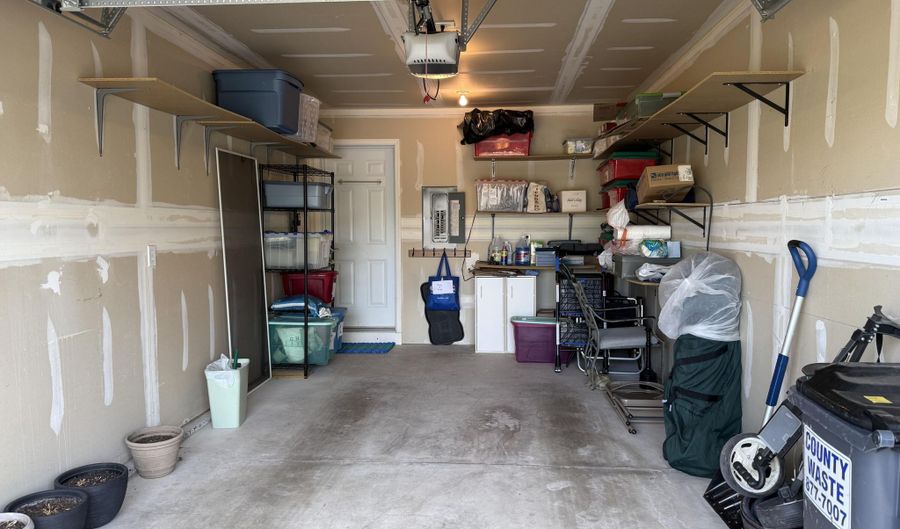 35 Governor Cir, Albany, NY 12208 - 2 Beds, 2 Bath
