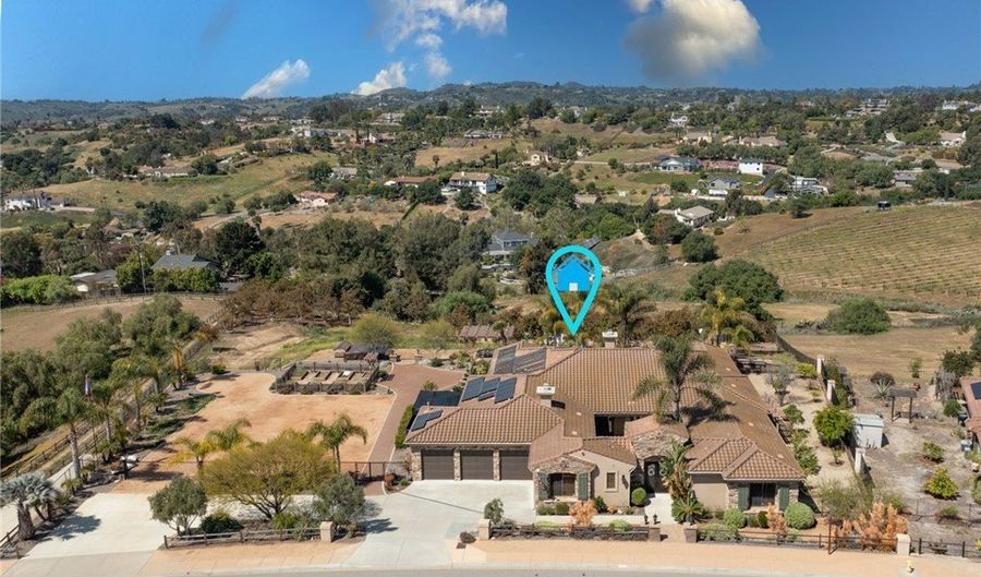 3863 Flowerwood Ln, Fallbrook, CA 92028 - 5 Beds, 6 Bath