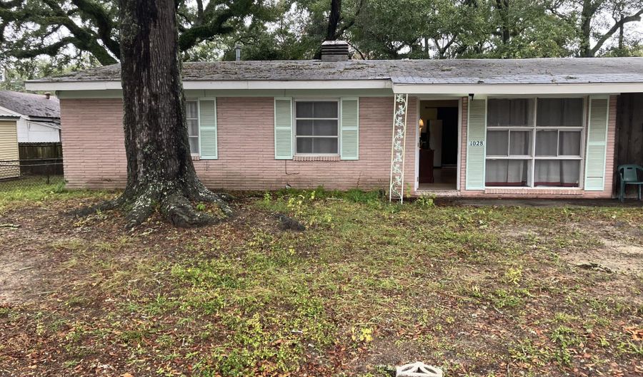 1028 Esposito St, Biloxi, MS 39530 - 4 Beds, 3 Bath