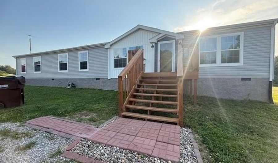 7117 N Bogardus Rd, Austin, IN 47102 - 4 Beds, 2 Bath
