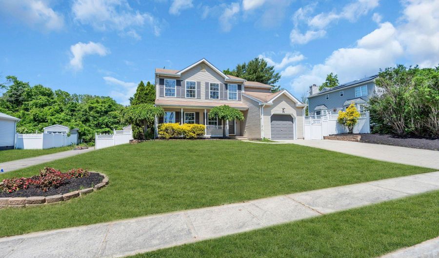 39 Old Main Shore Rd, Barnegat, NJ 08005 - 4 Beds, 3 Bath