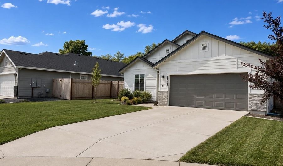 13553 Farwell St, Caldwell, ID 83607 - 3 Beds, 2 Bath