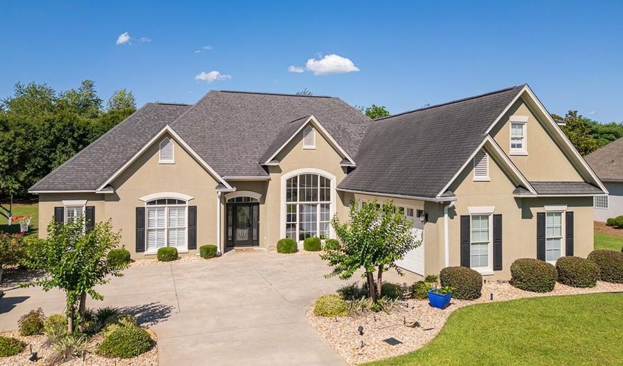 4541 La Costa Dr, Albany, GA 31721 - 5 Beds, 4 Bath