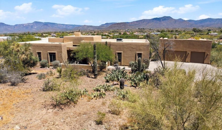 7676 E NONCHALANT Ave, Carefree, AZ 85377 - 4 Beds, 3 Bath