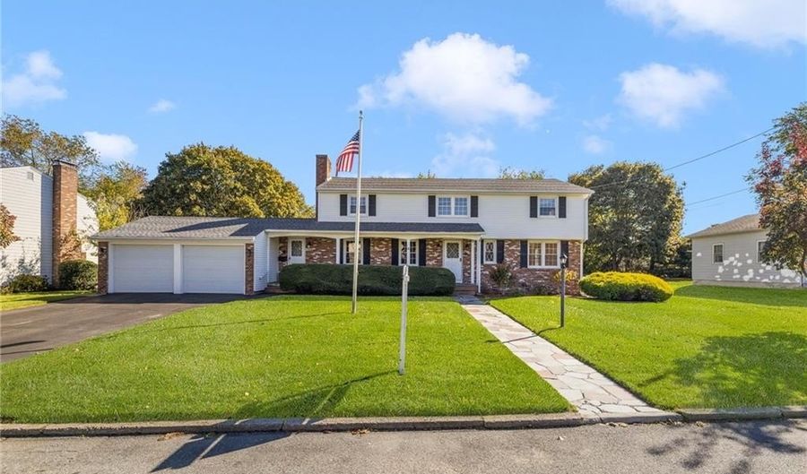 28 Hybrid Dr, Cranston, RI 02920 - 4 Beds, 4 Bath