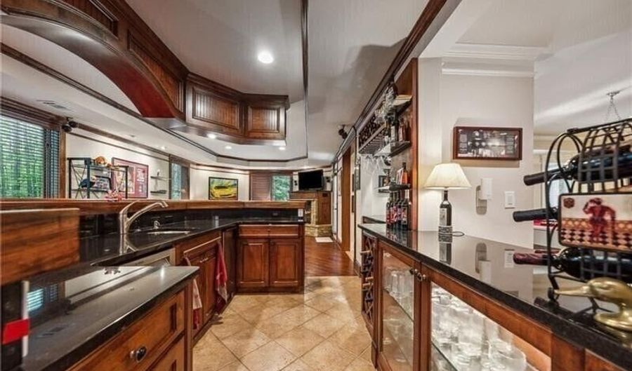 102 Townsend Pass, Alpharetta, GA 30004 - 5 Beds, 6 Bath