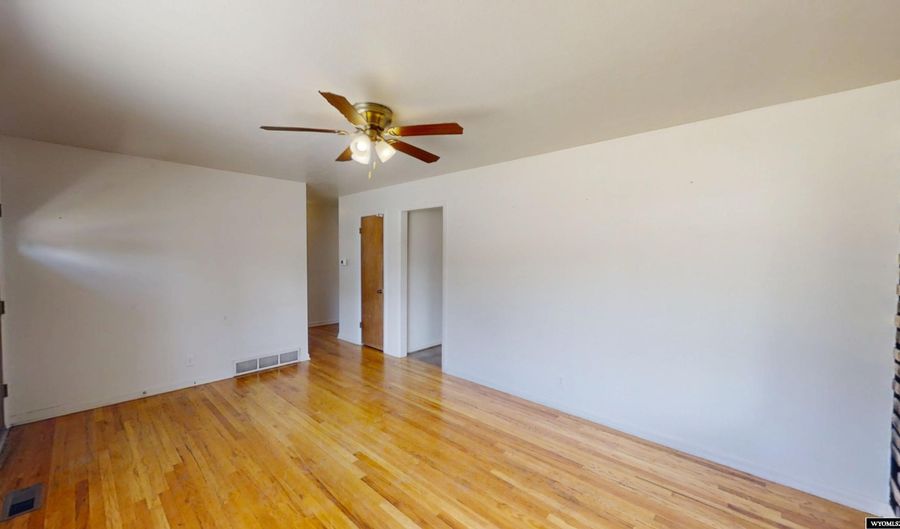2631 Navarre Rd, Casper, WY 82604 - 4 Beds, 2 Bath