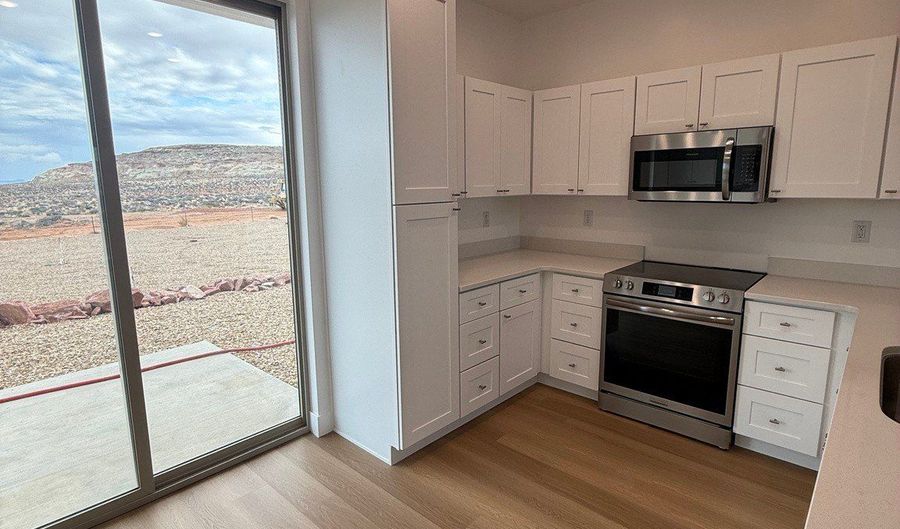 1336 E LONE ROCK VIEW Dr, Big Water, UT 84741 - 3 Beds, 3 Bath