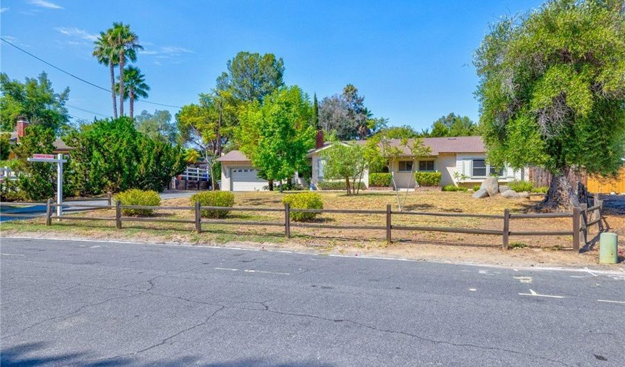 2055 Vermel Ave, Escondido, CA 92029 - 3 Beds, 2 Bath