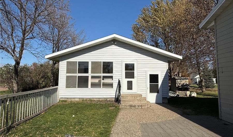 416 3rd St, Bruce, SD 57220 - 3 Beds, 2 Bath