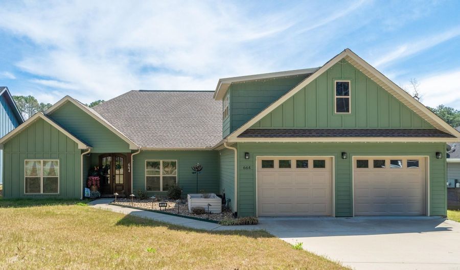 664 Hiram Dr, Bauxite, AR 72011 - 3 Beds, 3 Bath