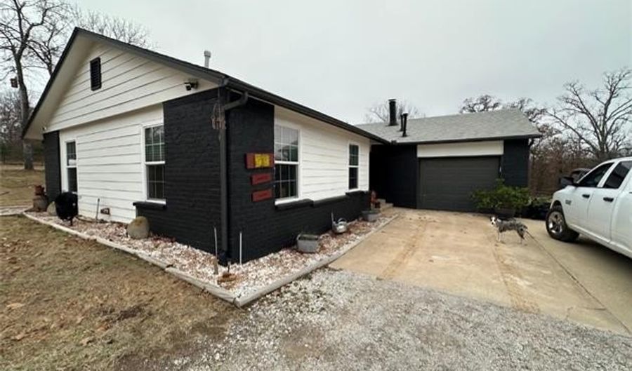 4251 Norfolk Ave, Beggs, OK 74421 - 3 Beds, 2 Bath