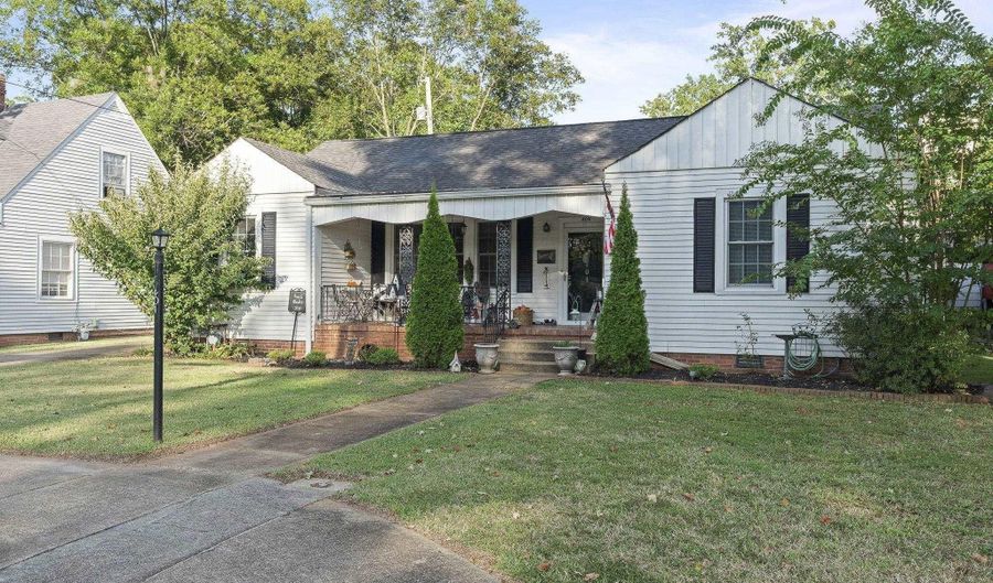 404 N Madison St, Athens, AL 35611 - 3 Beds, 2 Bath