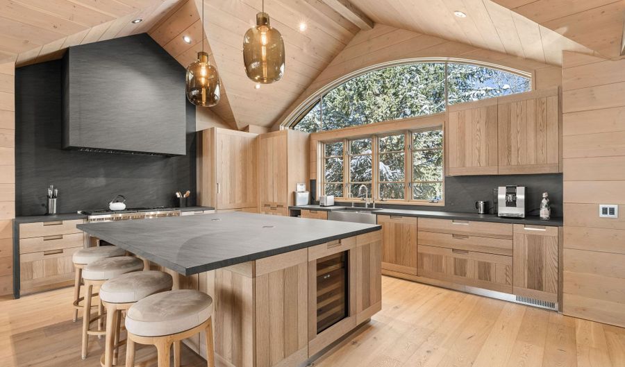 821 E Cooper Ave, Aspen, CO 81611 - 4 Beds, 5 Bath