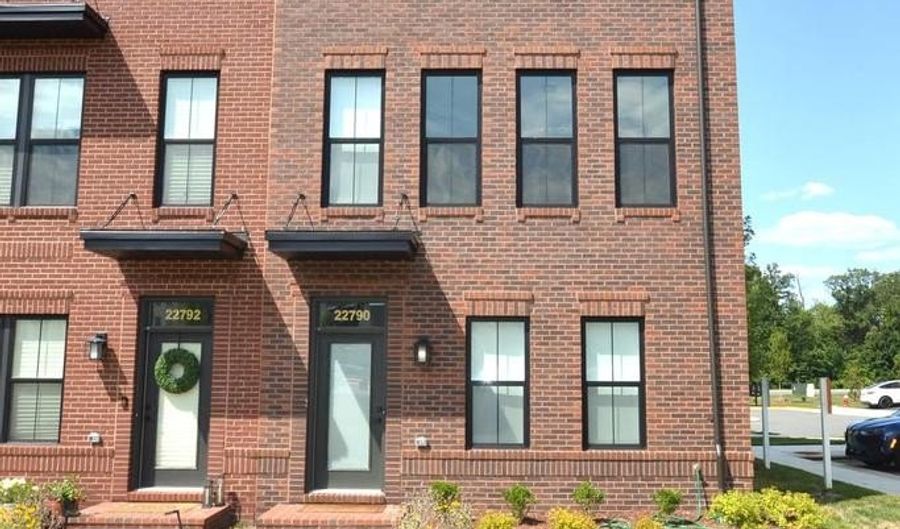 22790 TAWNY PINE Sq, Ashburn, VA 20148 - 5 Beds, 5 Bath