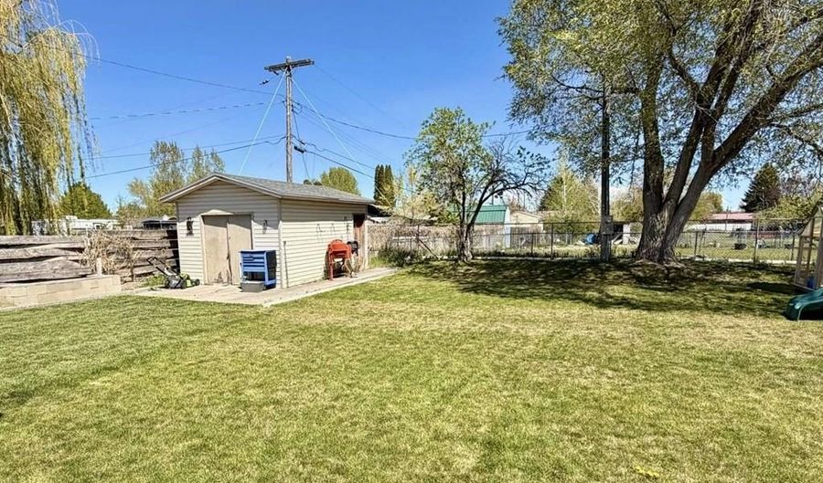 560 Lena Ln, Blackfoot, ID 83221 - 4 Beds, 2 Bath