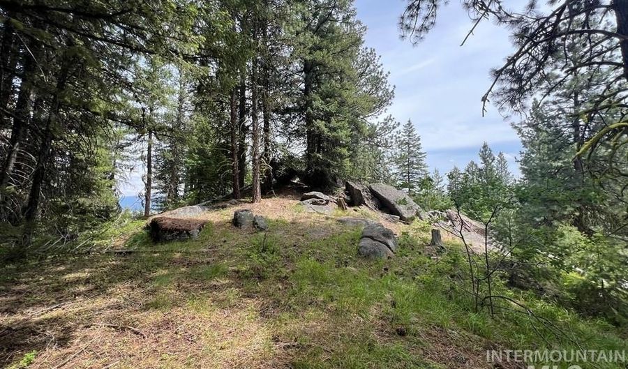 Tbd Hilltop Rd, Cascade, ID 83611 - 0 Beds, 0 Bath