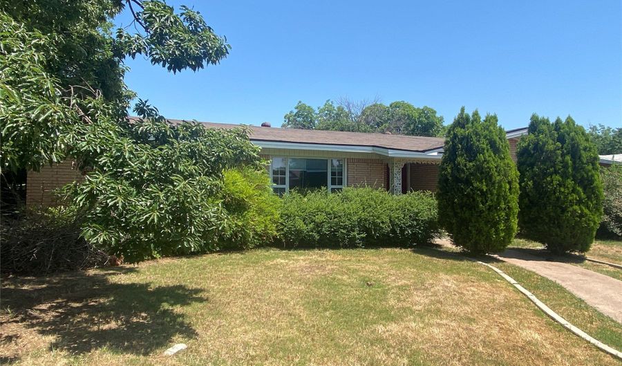 2467 Garfield Ave, Abilene, TX 79601 - 4 Beds, 2 Bath