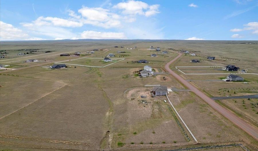 2371 SILVER GATE Way, Cheyenne, WY 82009 - 6 Beds, 3 Bath