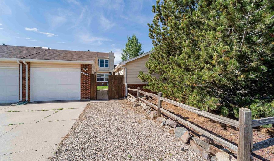 2407 E 16TH St, Cheyenne, WY 82001 - 3 Beds, 3 Bath