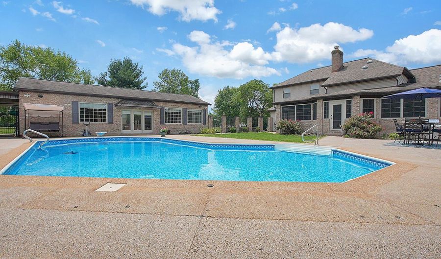 14270 Walnut Creek Pike, Ashville, OH 43103 - 4 Beds, 3 Bath