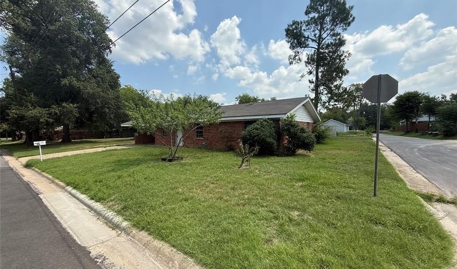 426 430 Cranford St, Sulphur Springs, TX 75482 - 3 Beds, 2 Bath