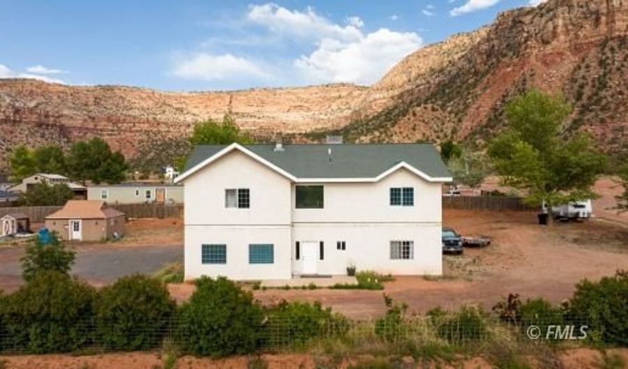 180 S Hildale St, Colorado City, AZ 86021 - 6 Beds, 5 Bath