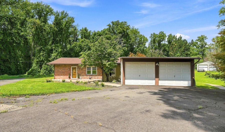 3534 WOODBURN Rd, Annandale, VA 22003 - 4 Beds, 2 Bath