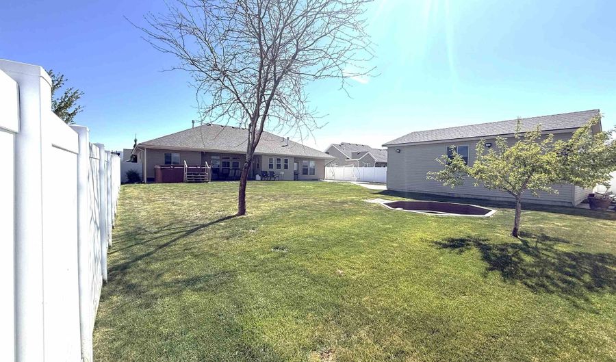 850 Dell, Chubbuck, ID 83202 - 5 Beds, 3 Bath