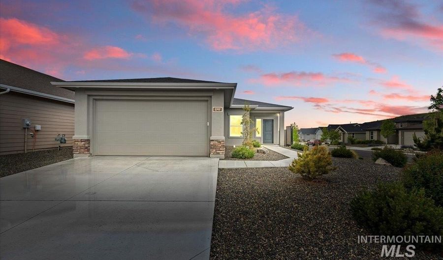 5707 W Elk Trail St, Boise, ID 83714 - 3 Beds, 2 Bath