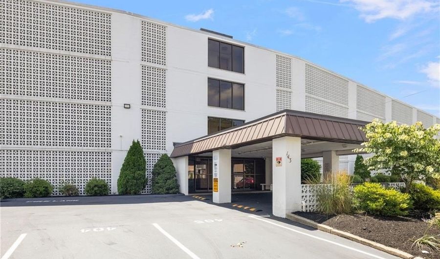 143 Hoffman Ave 205, Cranston, RI 02920 - 2 Beds, 2 Bath