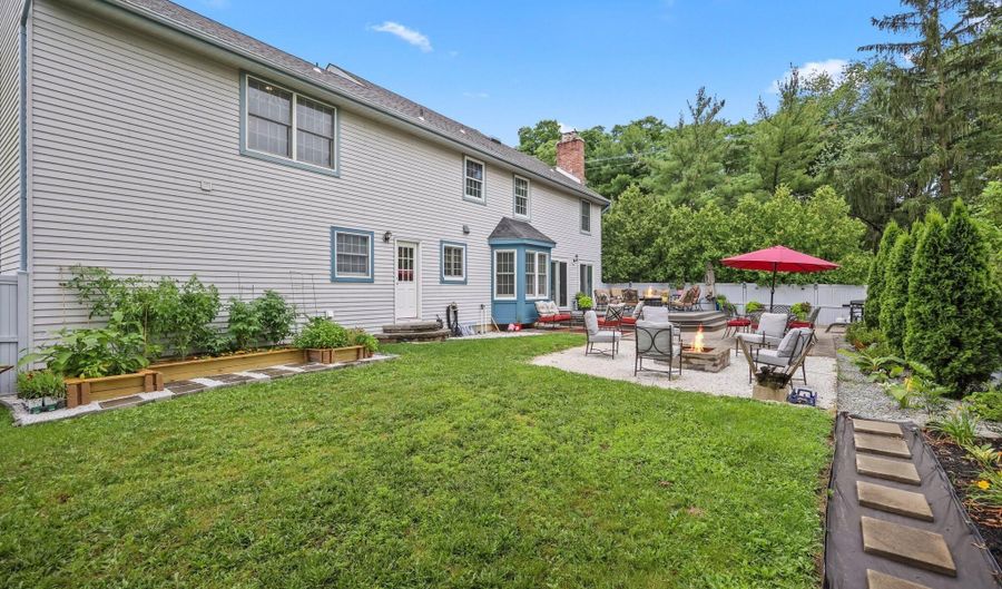2 Independence Dr, Aberdeen, NJ 07747 - 4 Beds, 3 Bath