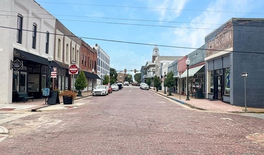 304 Water St, Bainbridge, GA 39817 - 0 Beds, 0 Bath