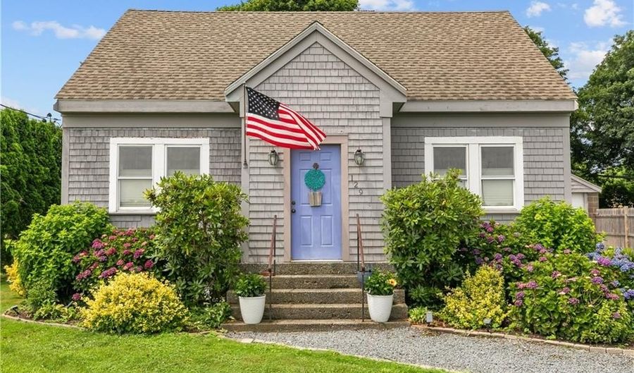 129 Bliss Mine Rd, Newport, RI 02840 - 3 Beds, 1 Bath