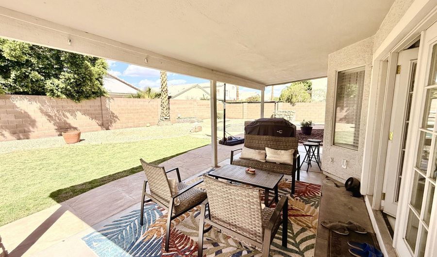 11410 W ROSEWOOD Dr, Avondale, AZ 85392 - 3 Beds, 3 Bath