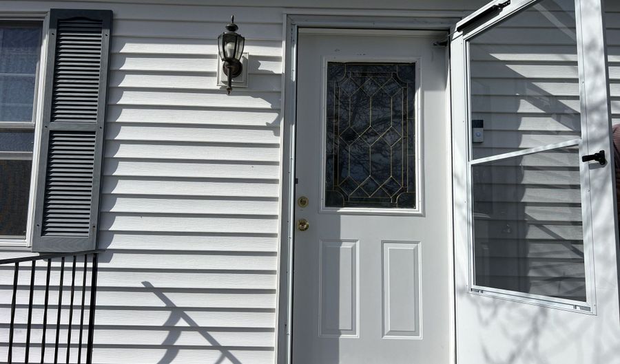 42 Sandy Dr, Bristol, CT 06010 - 3 Beds, 1 Bath