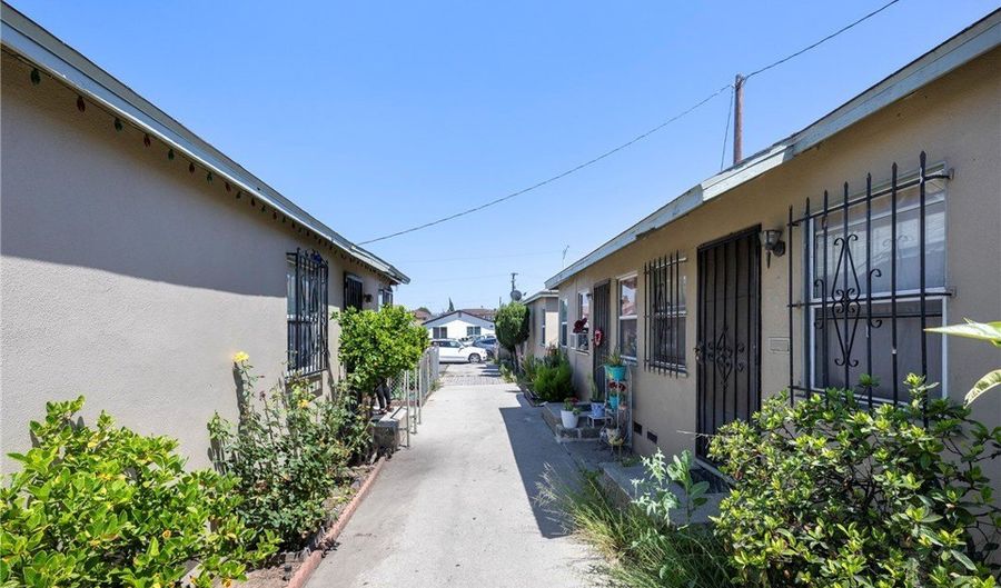 723 S Kern Ave, East Los Angeles, CA 90022 - 8 Beds, 7 Bath