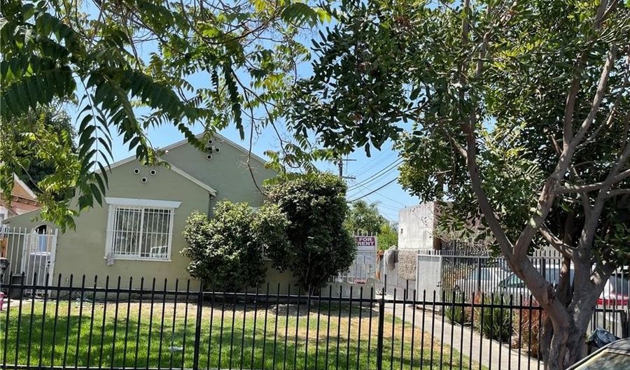 612 E 87th Street 1/2, Los Angeles, CA 90002 - 6 Beds, 3 Bath